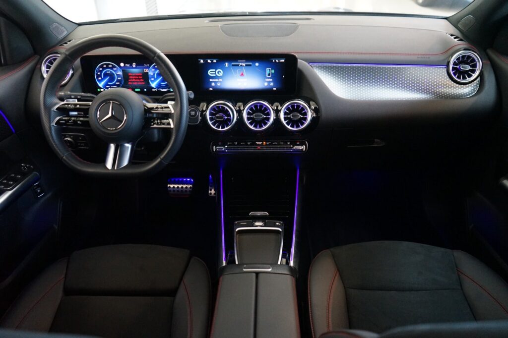 Mercedes EQA250+