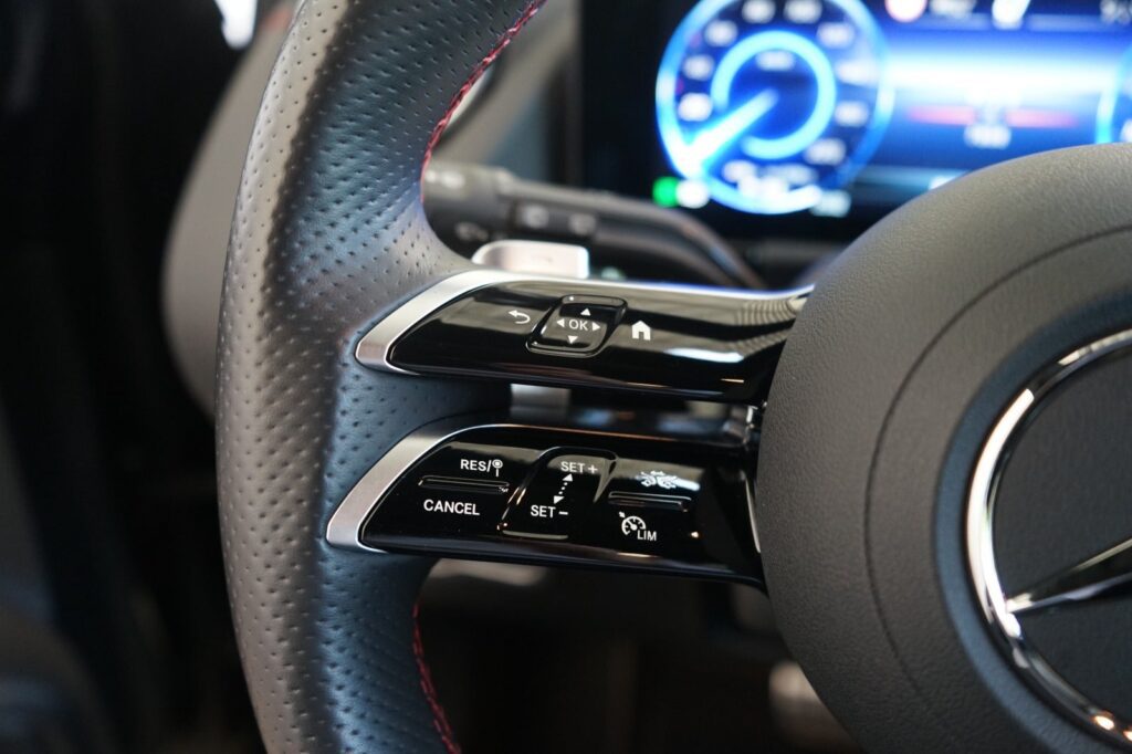 Mercedes EQA250+