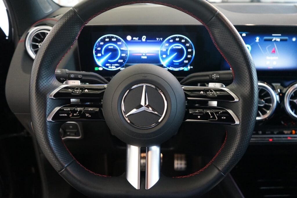 Mercedes EQA250+