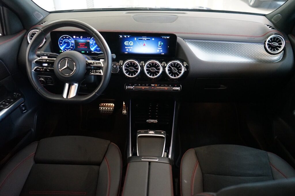 Mercedes EQA250+