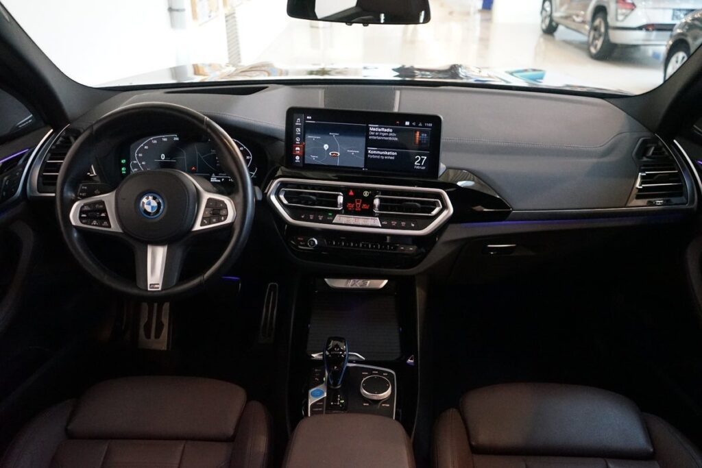 BMW iX3