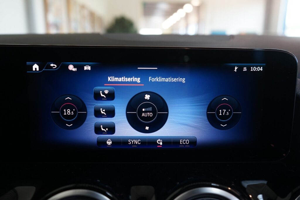 Mercedes EQA250+