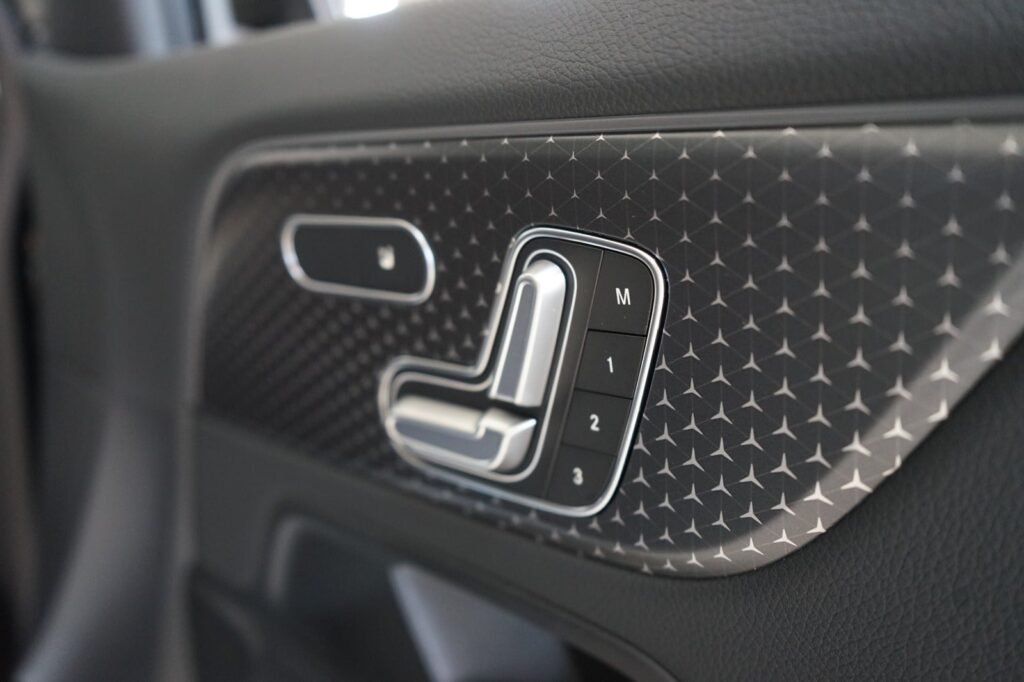 Mercedes EQA250+
