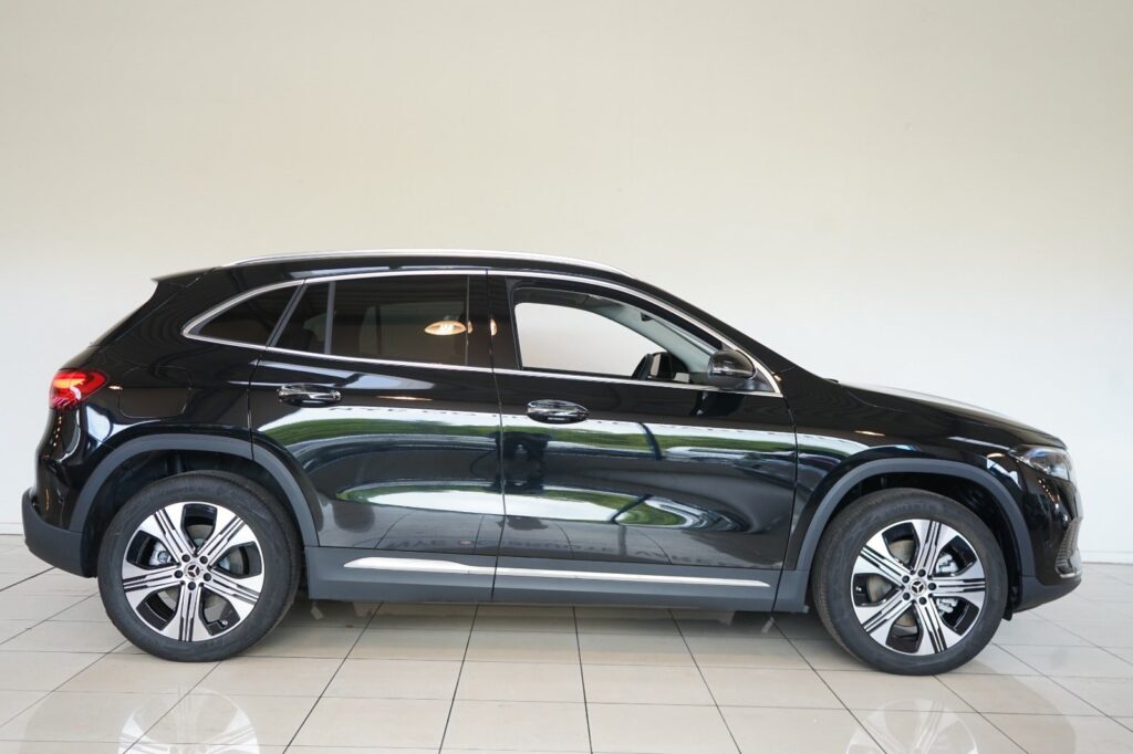 Mercedes EQA250+