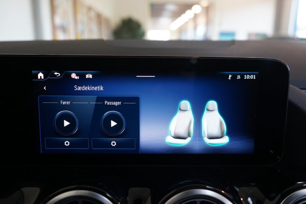 Mercedes EQA250+