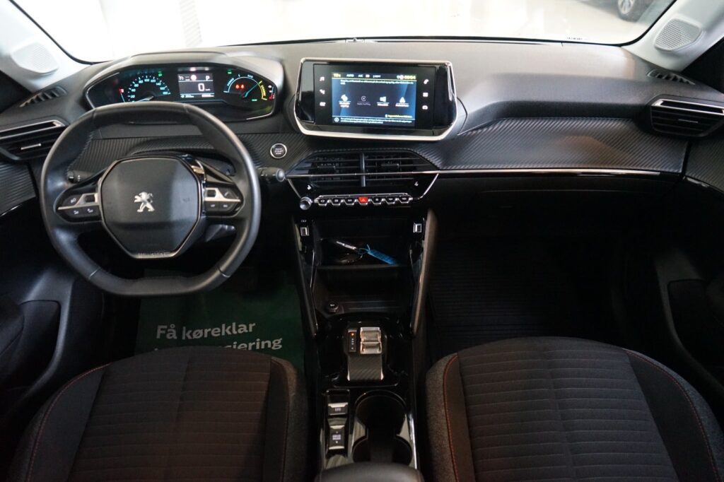Peugeot e-208
