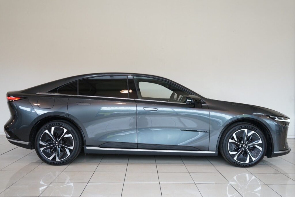 Mazda 6e