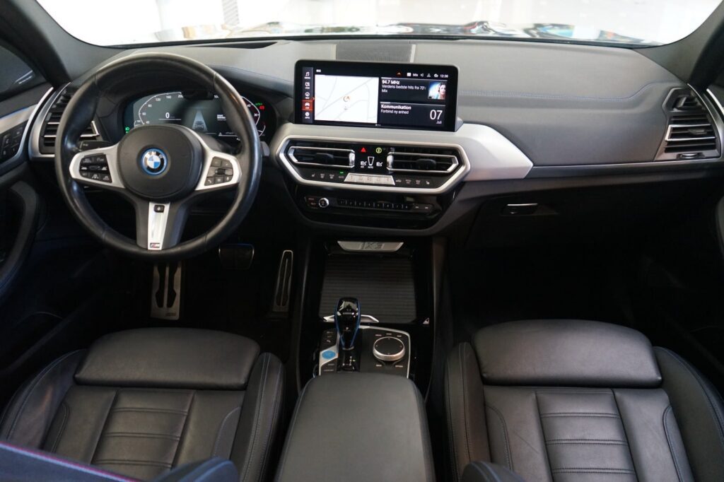 BMW iX3