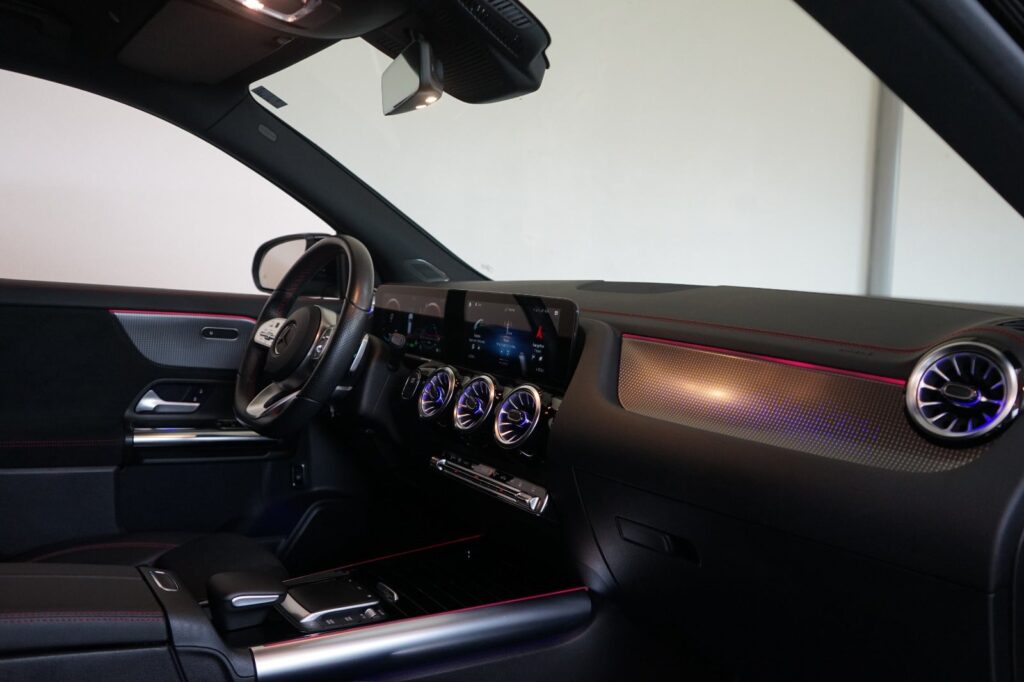 Mercedes EQA250