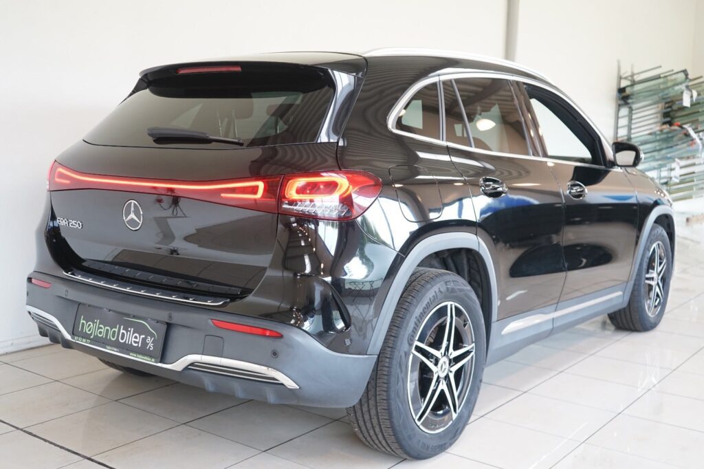 Mercedes EQA250