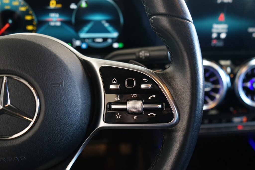 Mercedes EQA250